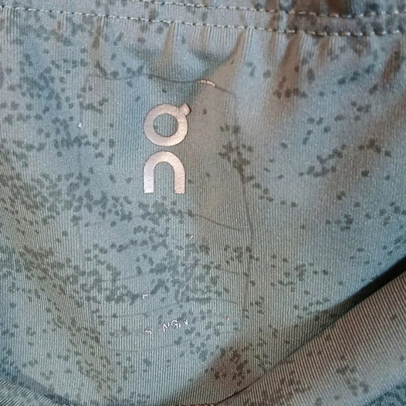 On Running Women's 7/8 Running Tights size XS or Small - Picture 6 of 14